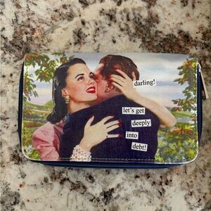 Retro Graphic Clutch - Multicolor